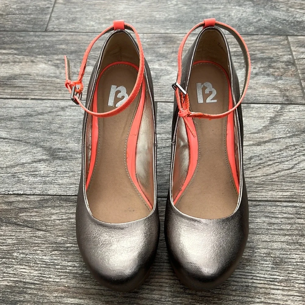 R2 Metallic Pewter Wedge Sandals with Coral Straps